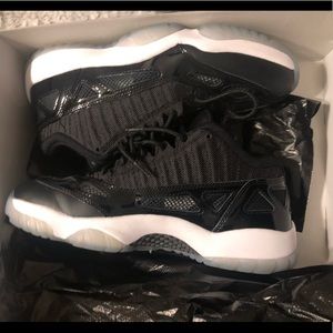 Jordan 11 Low IE